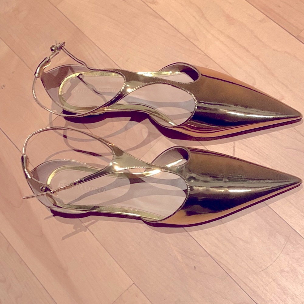 Bottega Veneta new Gold Flats with Elegant cool Design.